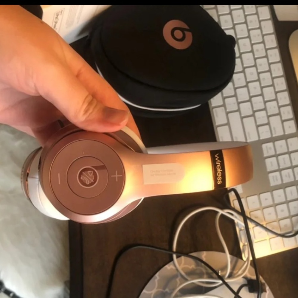 Rose gold beats solo3 wireless
